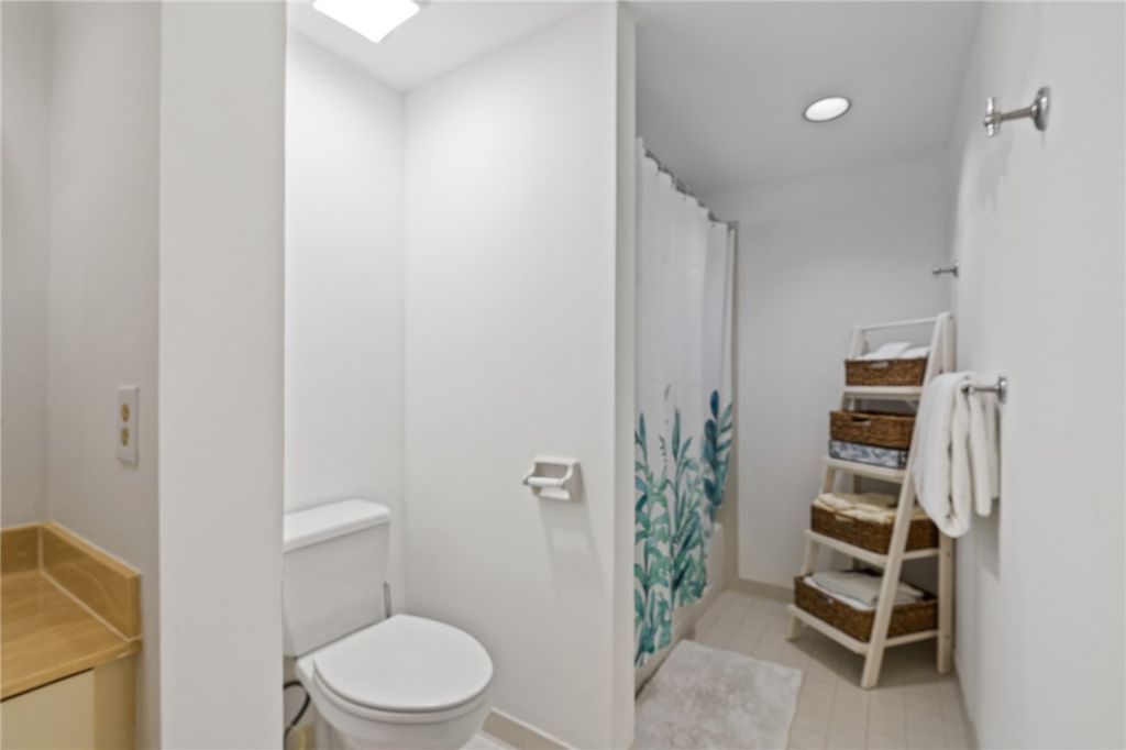 1215 Winding Oaks Circle E, Unit 403, Vero Beach, FL 32963 Photo