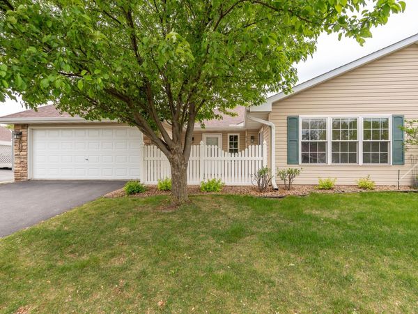 818 Roundhouse Street , Shakopee, MN 55379