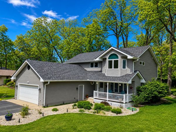 512 Wiswell Dr, Williams Bay, WI 53191