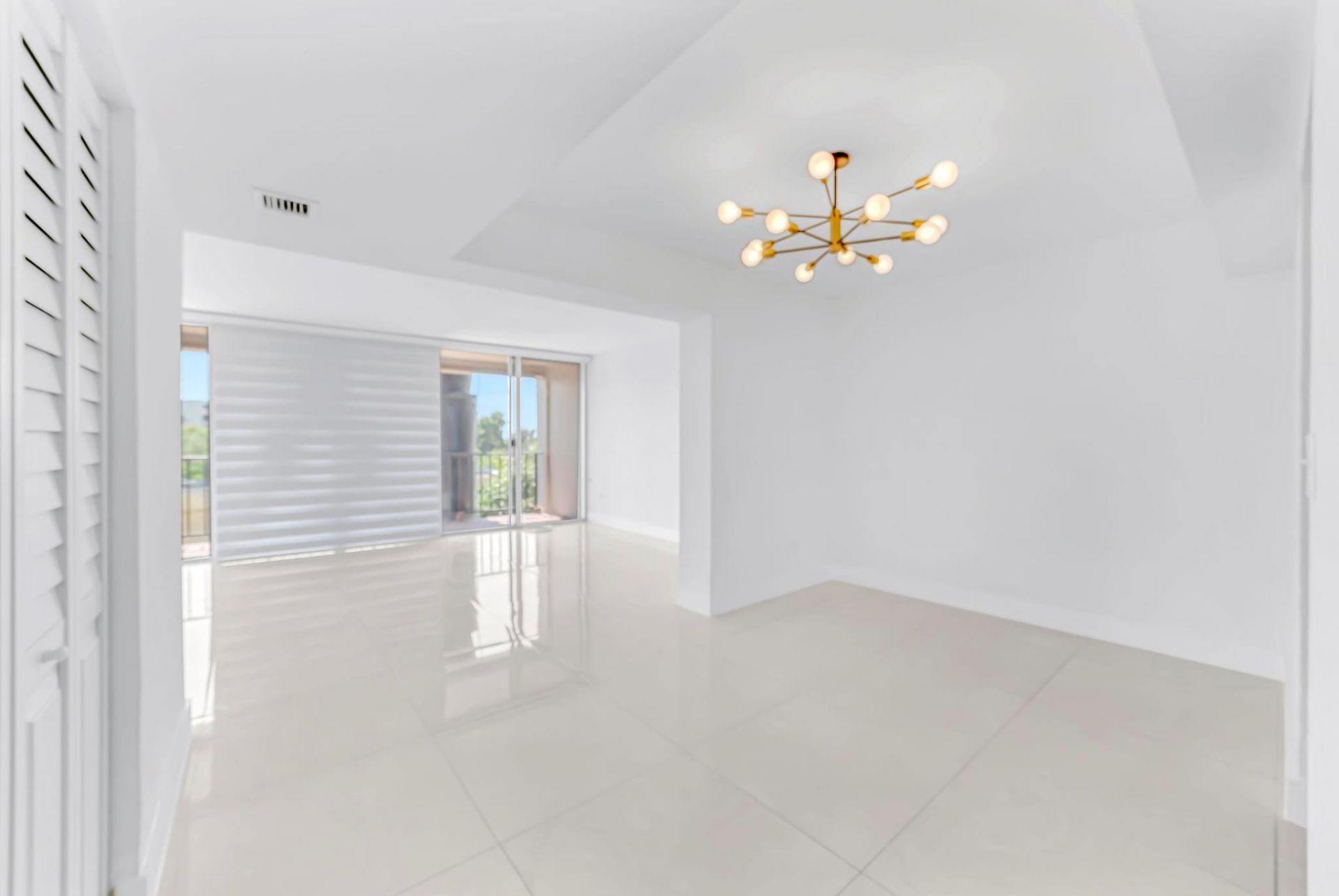 9240 Fontainebleau Boulevard, Unit 505, Miami, FL 33172 Photo
