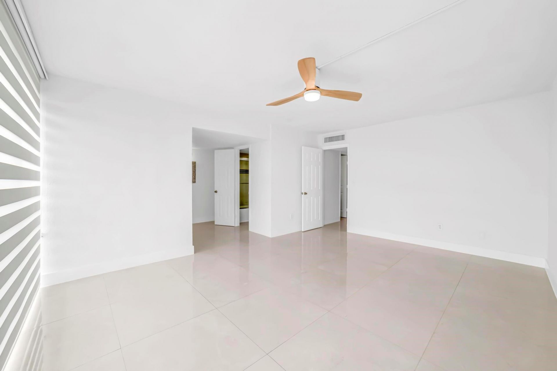 9240 Fontainebleau Boulevard, Unit 505, Miami, FL 33172 Photo