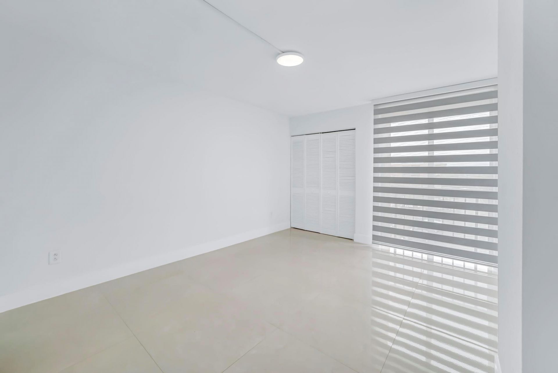 9240 Fontainebleau Boulevard, Unit 505, Miami, FL 33172 Photo