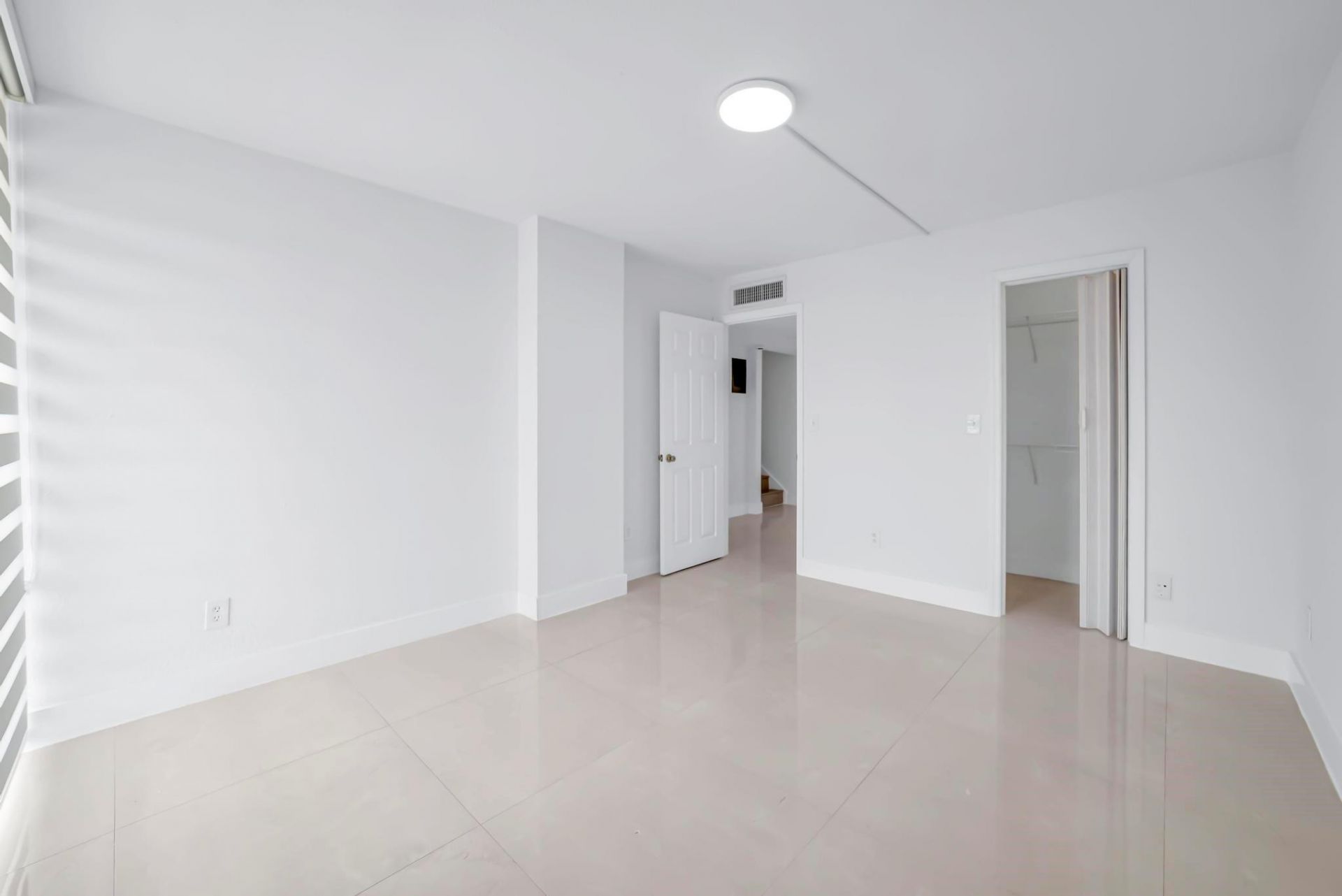 9240 Fontainebleau Boulevard, Unit 505, Miami, FL 33172 Photo