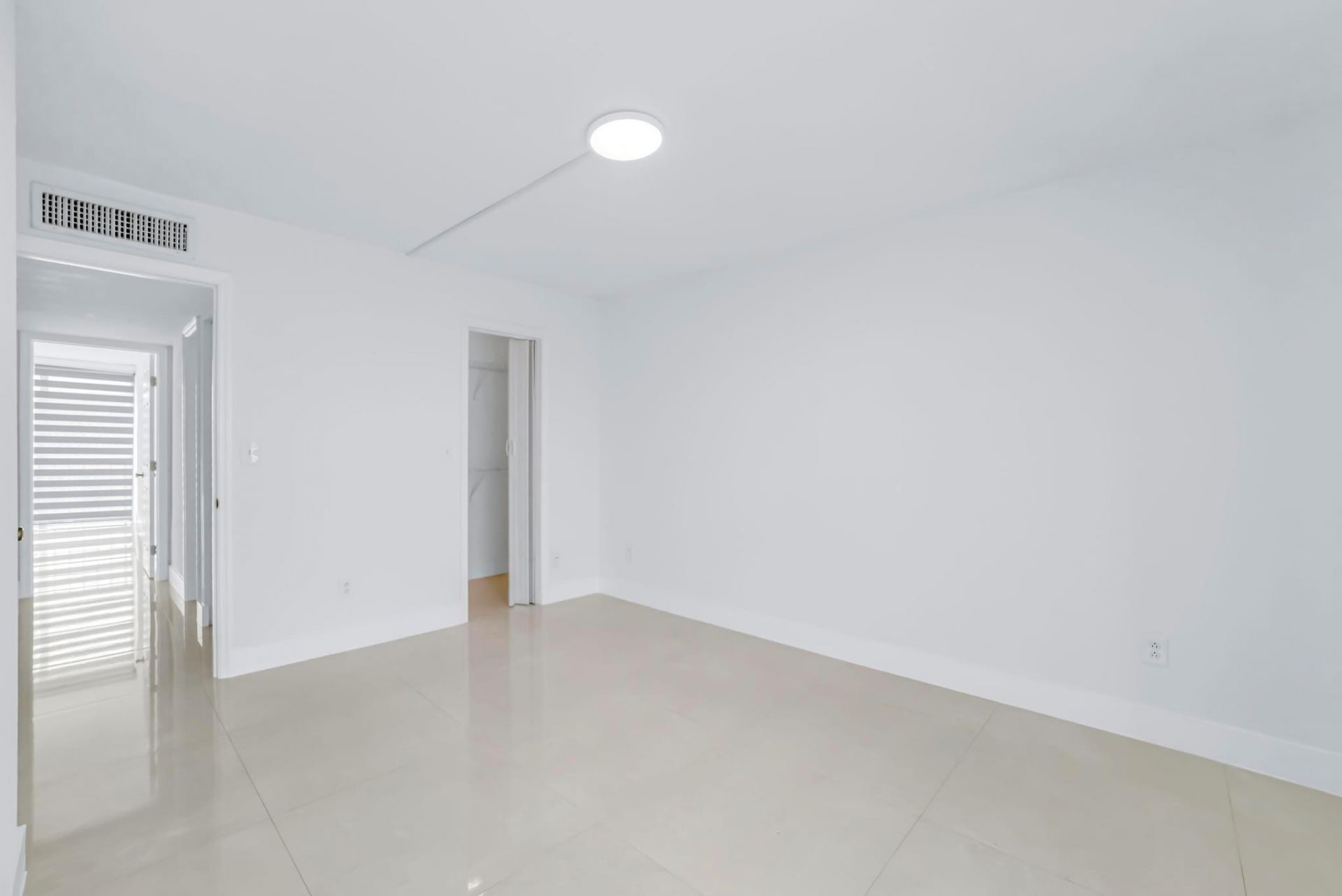 9240 Fontainebleau Boulevard, Unit 505, Miami, FL 33172 Photo