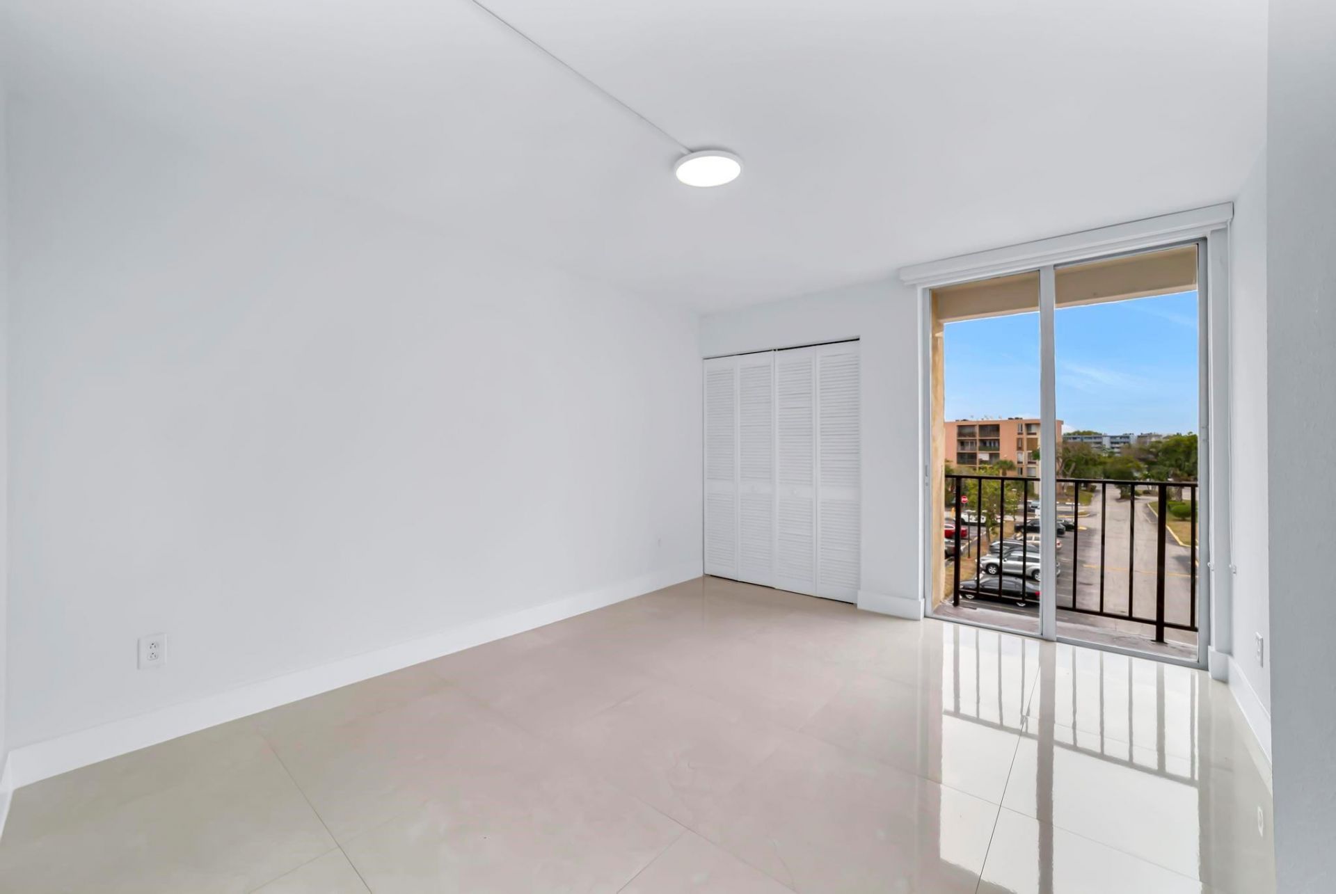 9240 Fontainebleau Boulevard, Unit 505, Miami, FL 33172 Photo