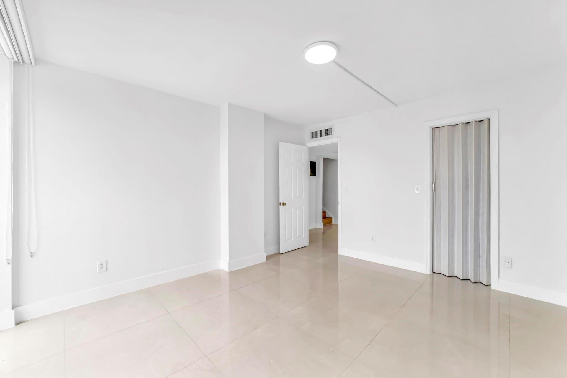 9240 Fontainebleau Boulevard, Unit 505, Miami, FL 33172 Photo
