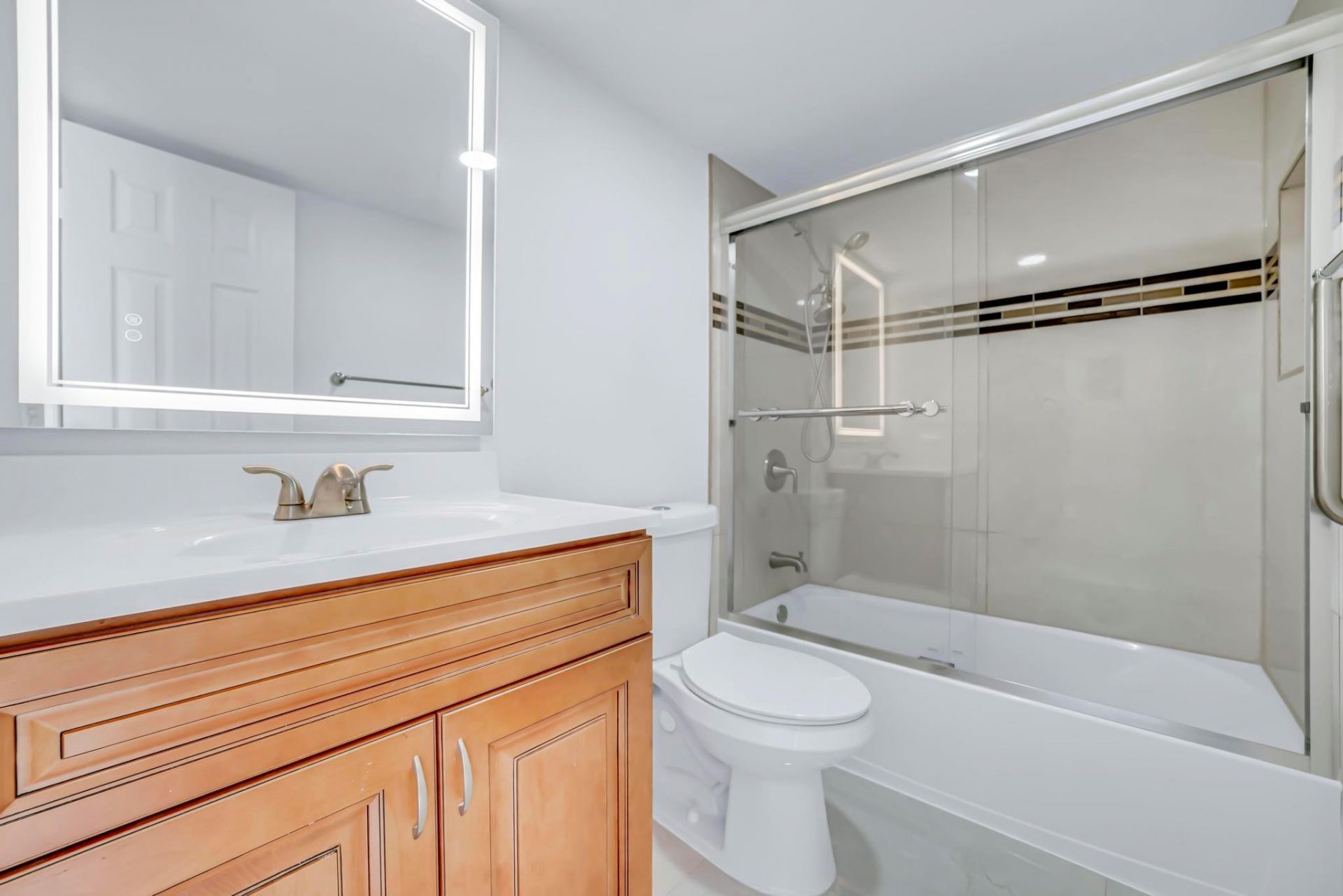 9240 Fontainebleau Boulevard, Unit 505, Miami, FL 33172 Photo