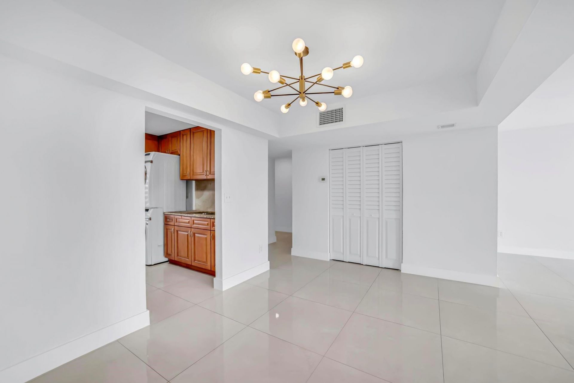 9240 Fontainebleau Boulevard, Unit 505, Miami, FL 33172 Photo