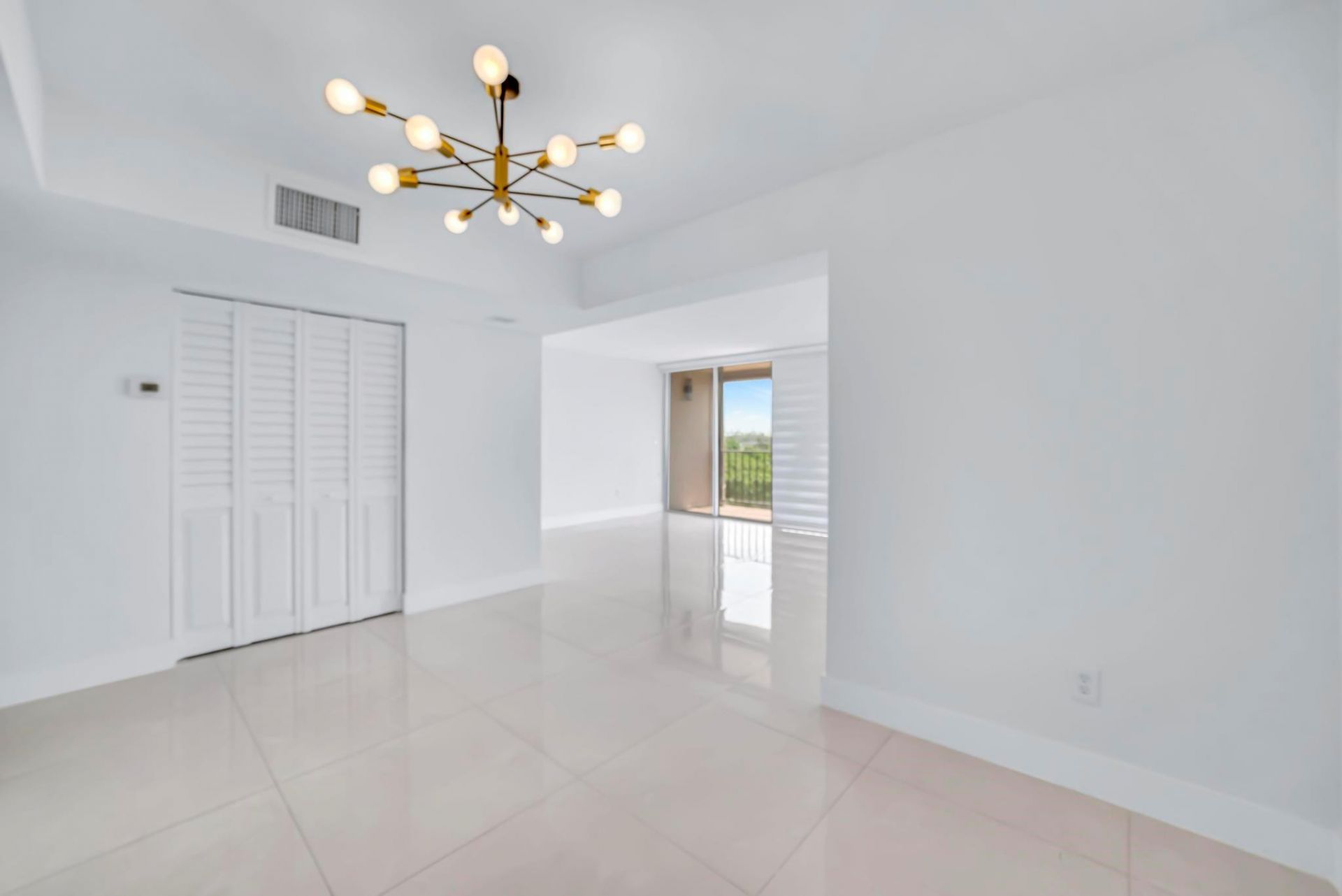 9240 Fontainebleau Boulevard, Unit 505, Miami, FL 33172 Photo