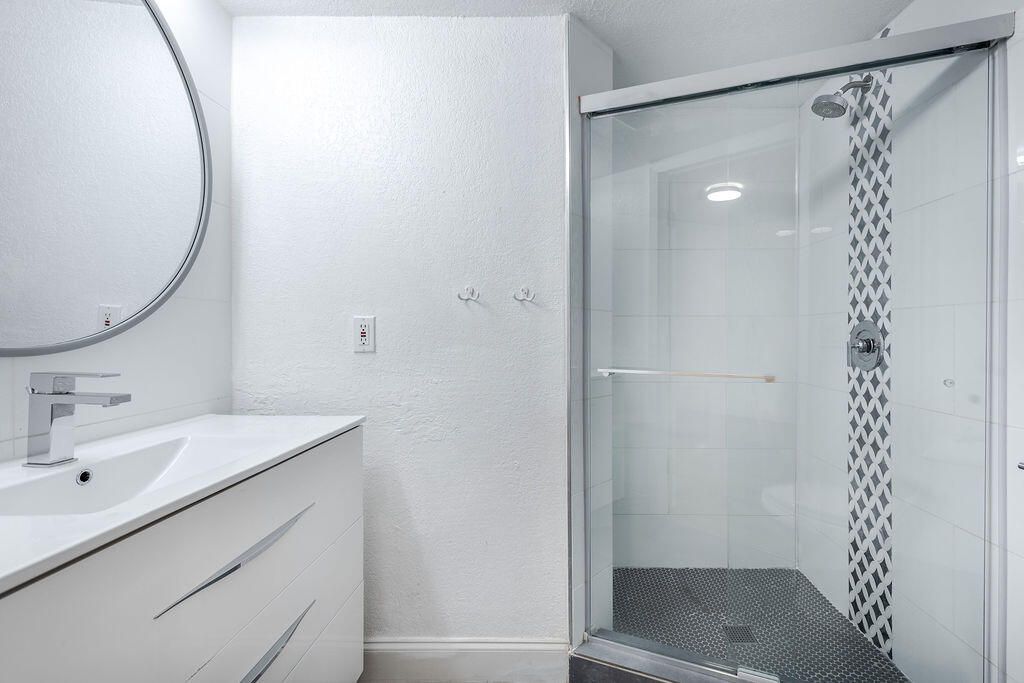 8050 Severn Drive, Unit C, Boca Raton, FL 33433 Photo