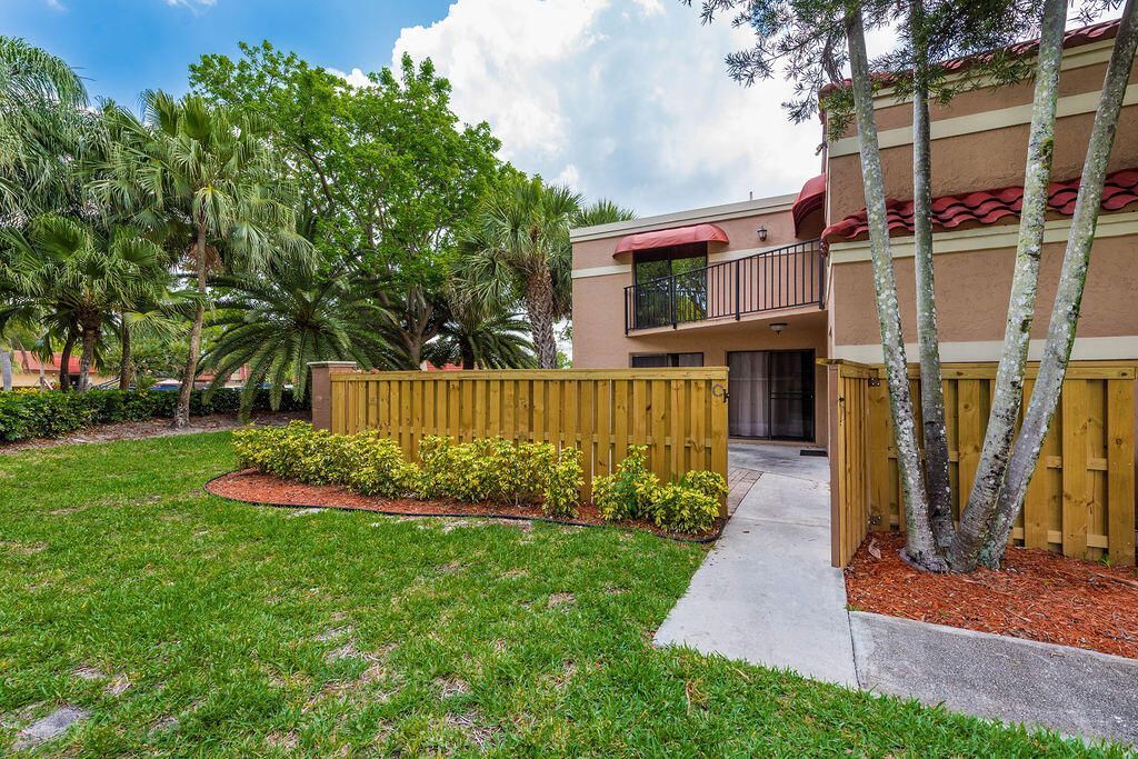 8050 Severn Drive, Unit C, Boca Raton, FL 33433 Photo
