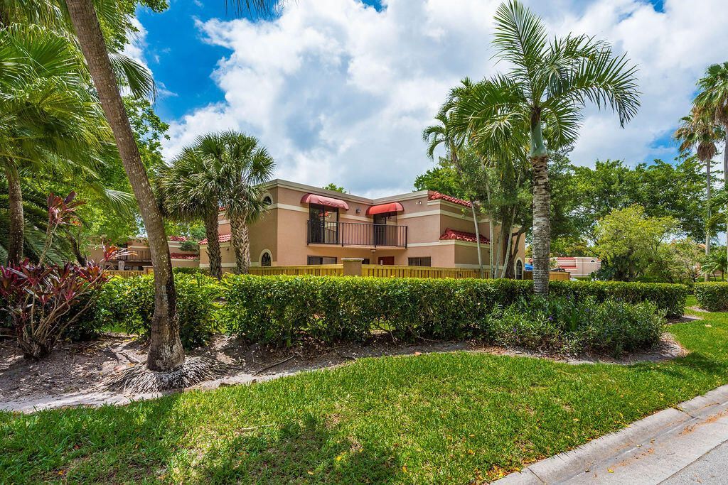8050 Severn Drive, Unit C, Boca Raton, FL 33433 Photo
