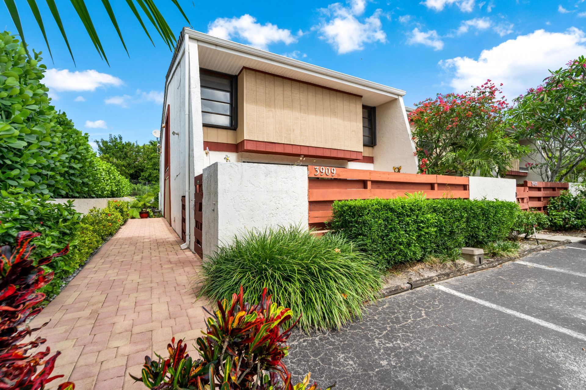 3909 Parkside Lane, Unit 234, Hollywood, FL 33021 Photo