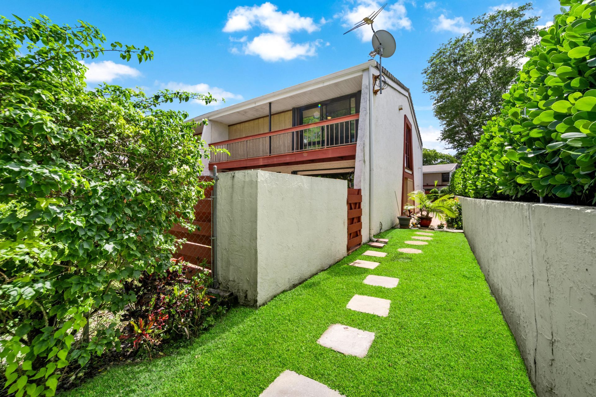 3909 Parkside Lane, Unit 234, Hollywood, FL 33021 Photo