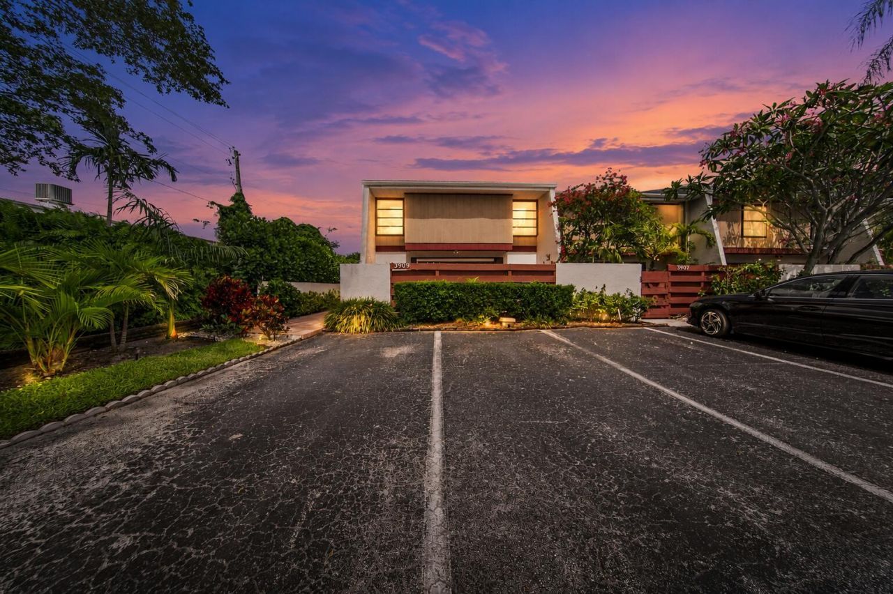 3909 Parkside Lane, Unit 234, Hollywood, FL 33021 Photo