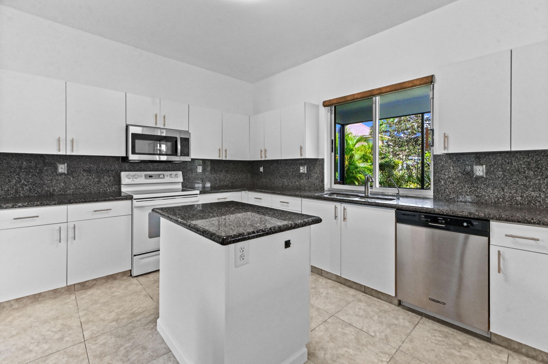 5705 Descartes Circle, Boynton Beach, FL 33472 Photo