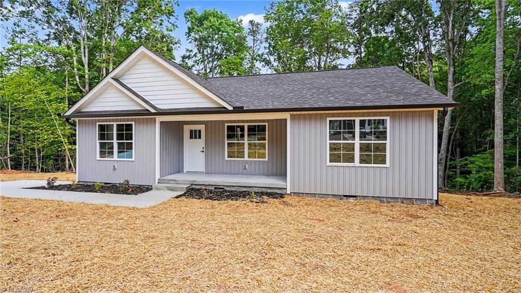148 Aspen Street, Yadkinville, NC 27055 Main Photo
