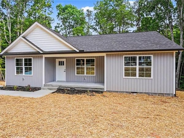 148 Aspen Street, Yadkinville, NC 27055