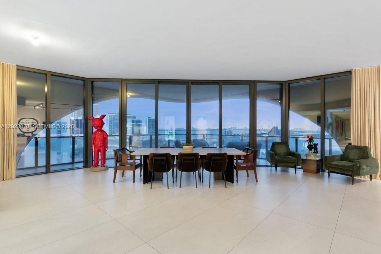 1000 Biscayne Blvd, Unit 1702, Miami, FL 33132 Photo