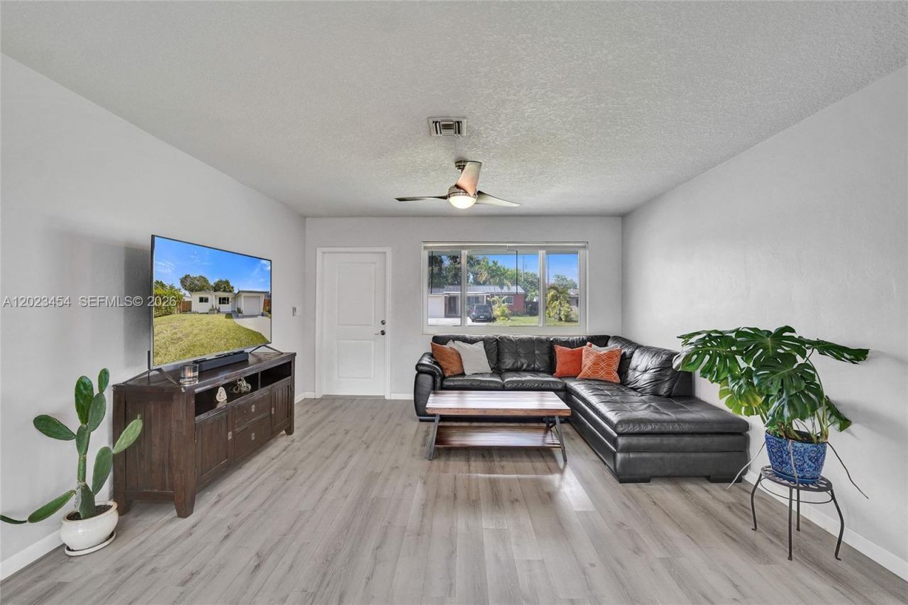 3234 Roosevelt St, Hollywood, FL 33021 Photo