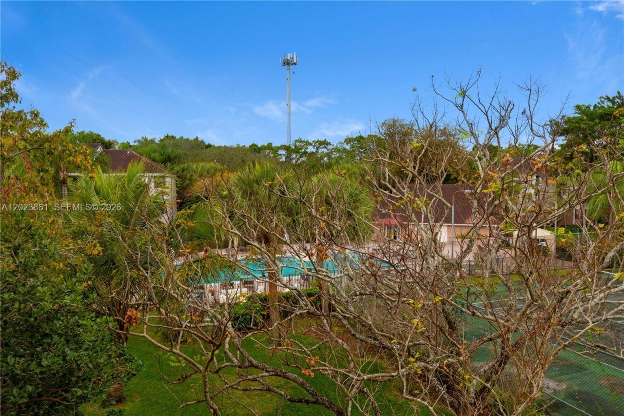 10105 W Sunrise Blvd , Unit 306, Plantation, FL 33322 Photo
