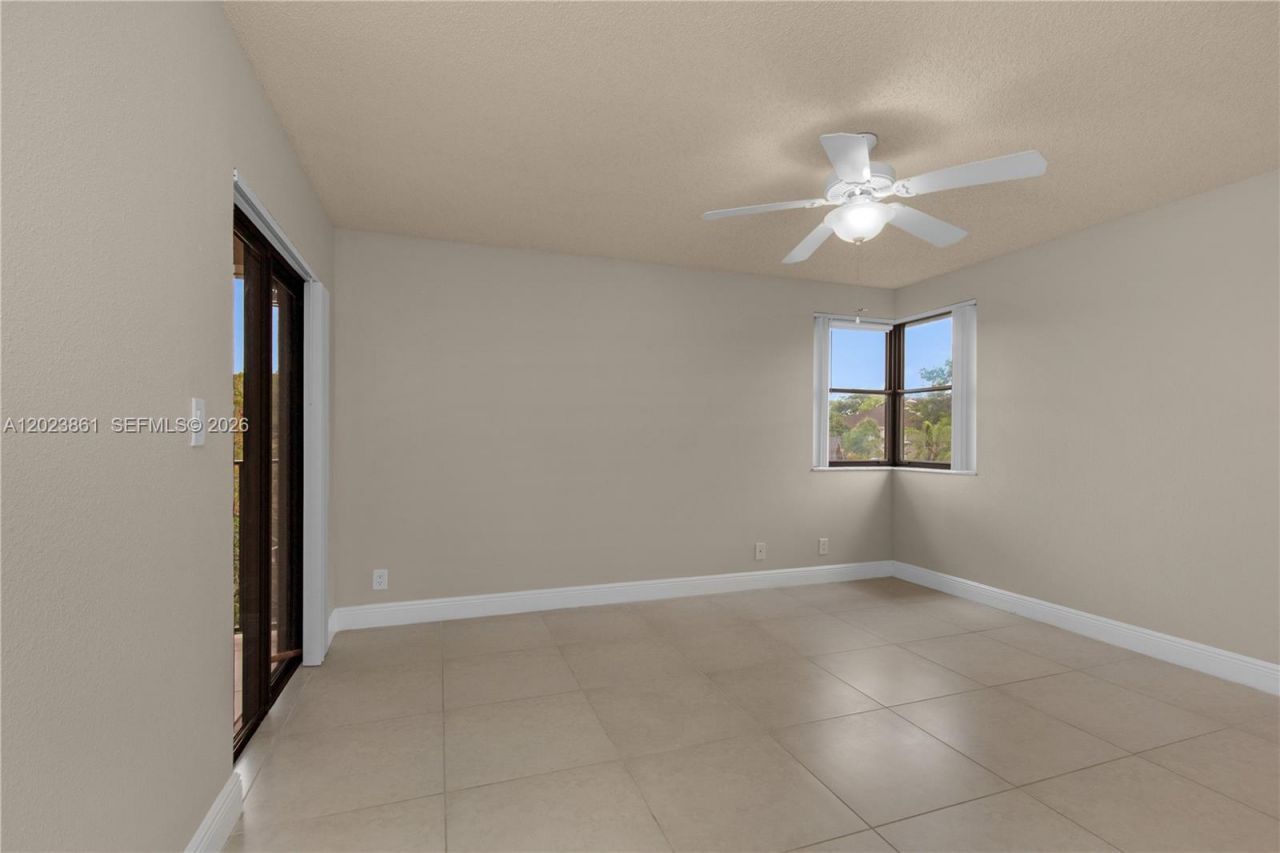 10105 W Sunrise Blvd , Unit 306, Plantation, FL 33322 Photo