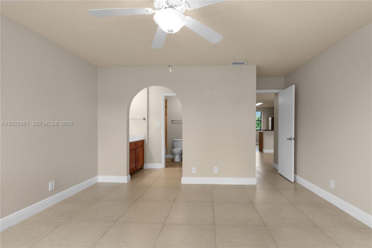 10105 W Sunrise Blvd , Unit 306, Plantation, FL 33322 Photo