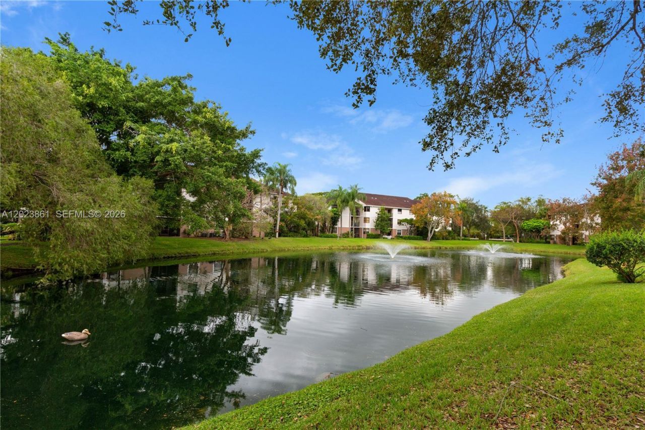 10105 W Sunrise Blvd , Unit 306, Plantation, FL 33322 Photo