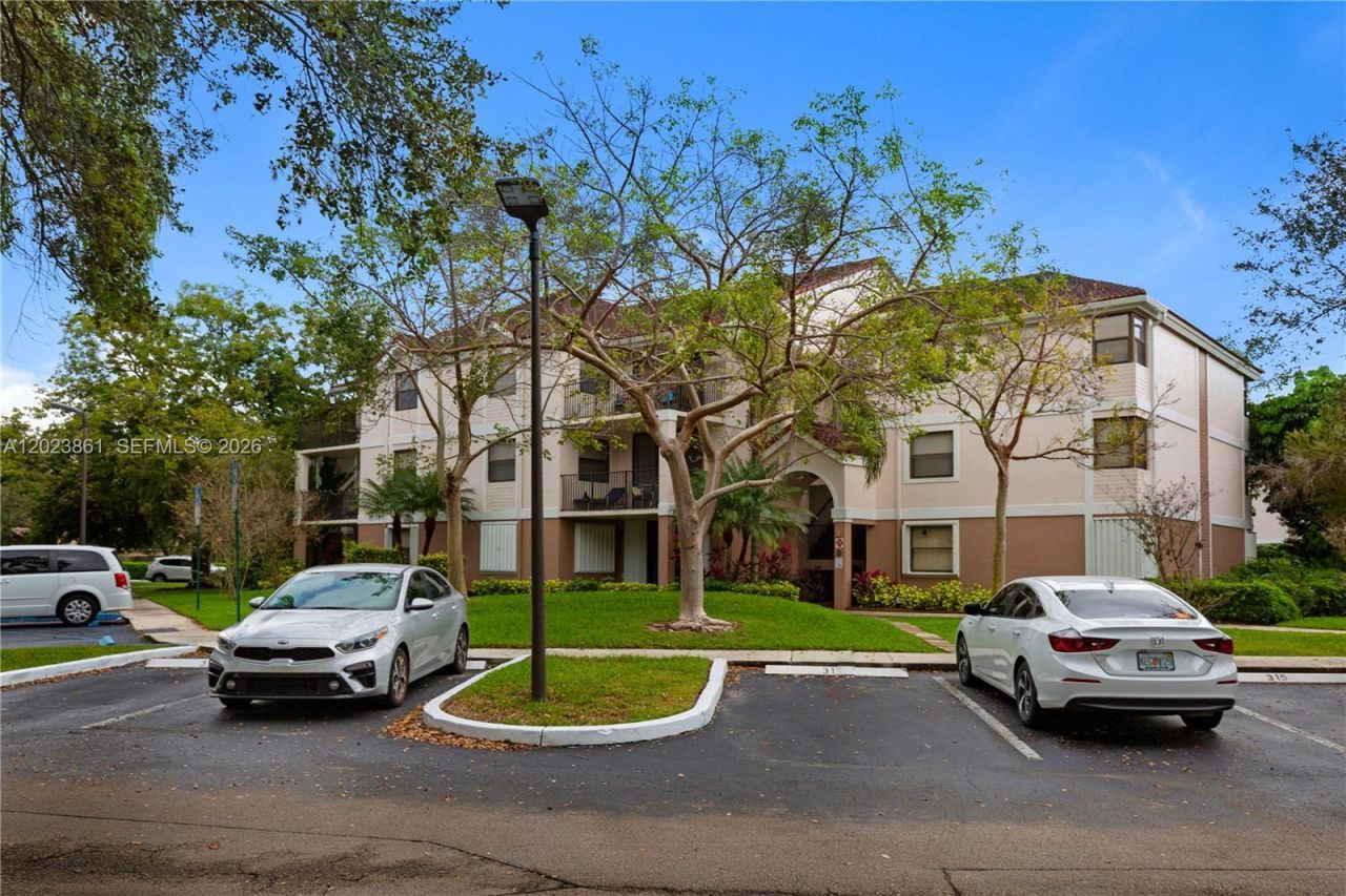 10105 W Sunrise Blvd , Unit 306, Plantation, FL 33322 Photo