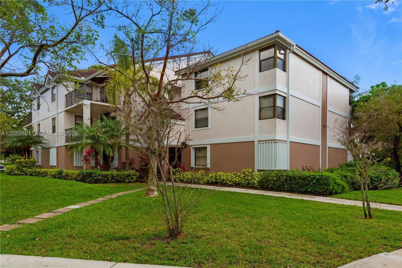 10105 W Sunrise Blvd , Unit 306, Plantation, FL 33322 Photo