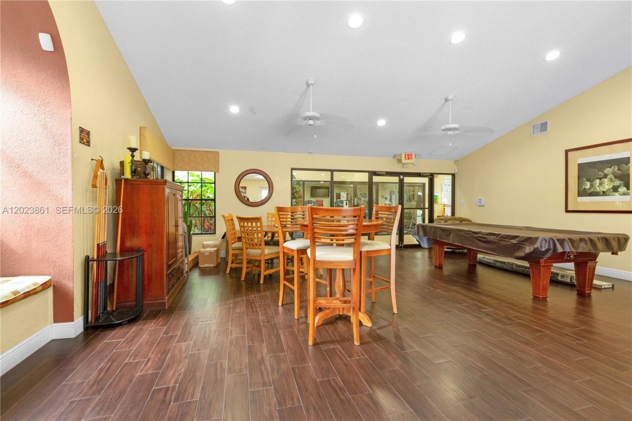 10105 W Sunrise Blvd , Unit 306, Plantation, FL 33322 Photo