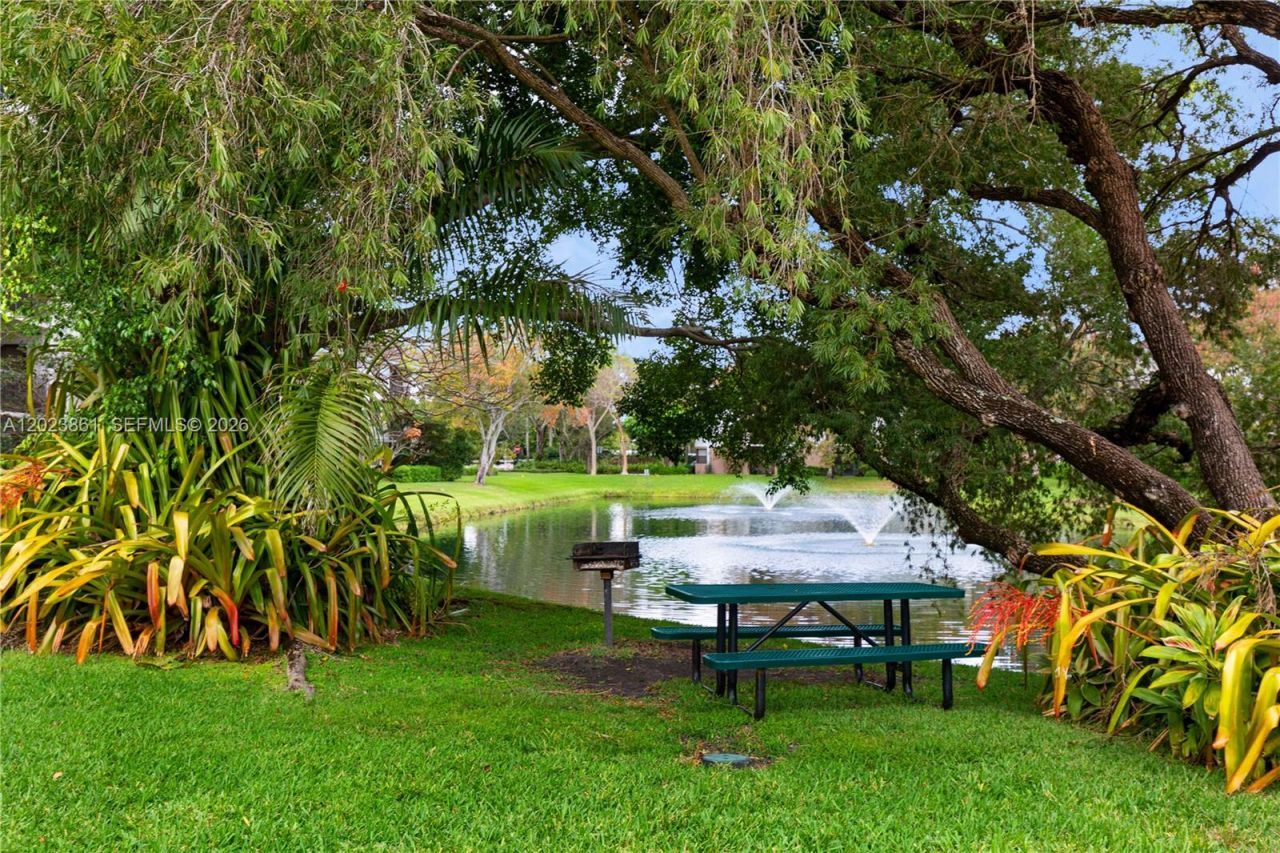 10105 W Sunrise Blvd , Unit 306, Plantation, FL 33322 Photo