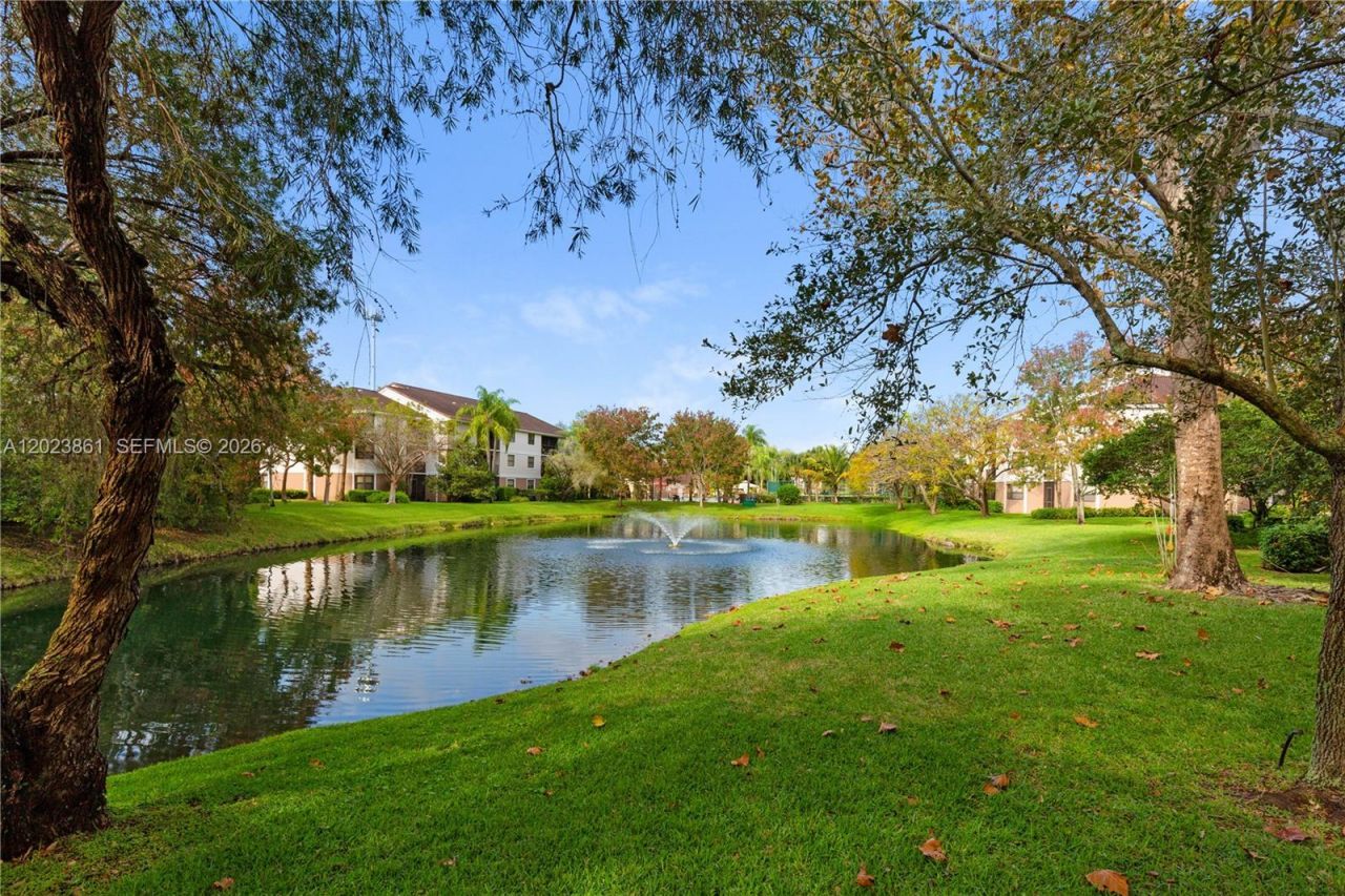 10105 W Sunrise Blvd , Unit 306, Plantation, FL 33322 Photo