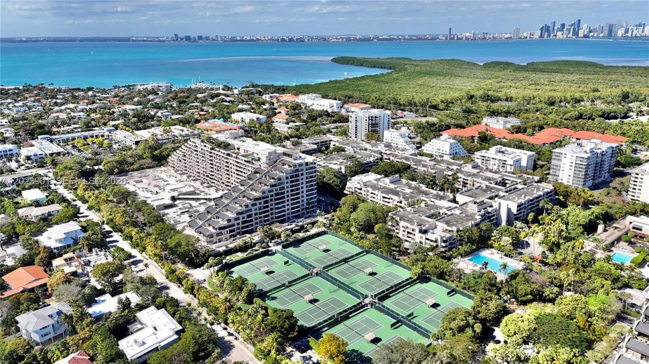151 Crandon Blvd, Unit 120, Key Biscayne, FL 33149 Photo
