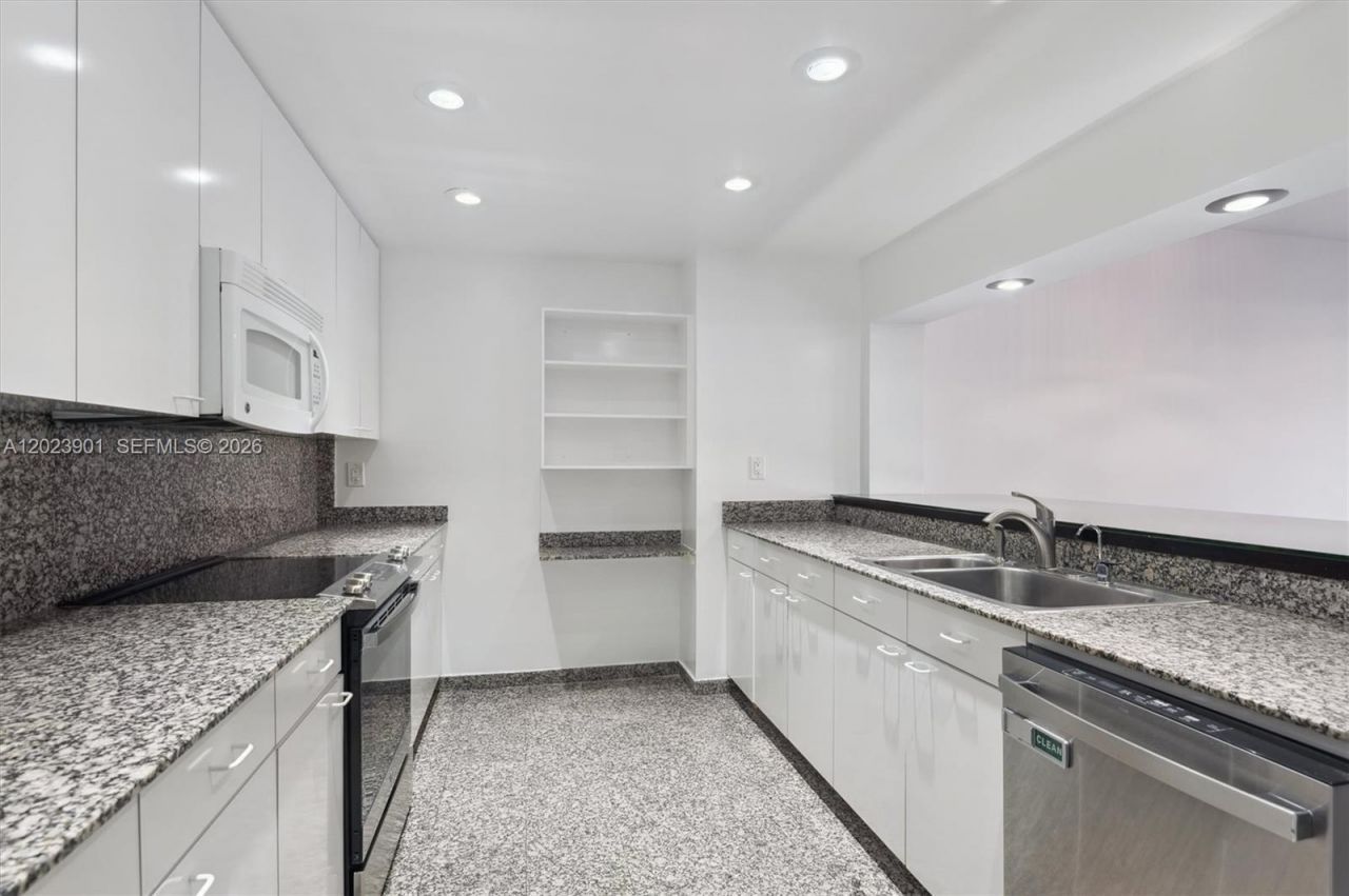 151 Crandon Blvd, Unit 120, Key Biscayne, FL 33149 Photo