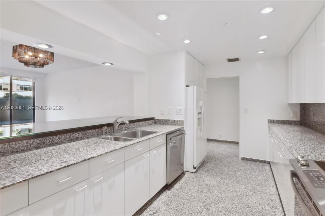 151 Crandon Blvd, Unit 120, Key Biscayne, FL 33149 Photo