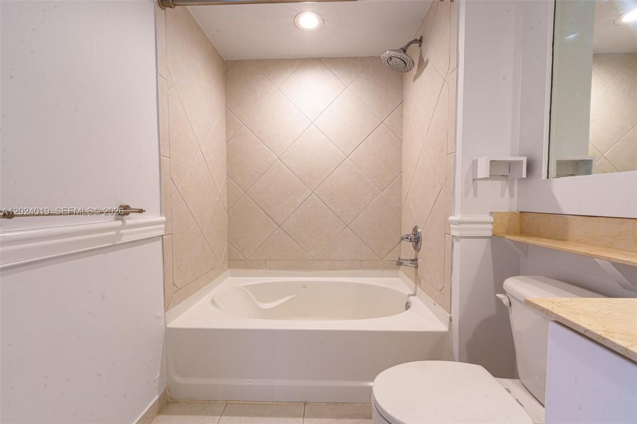 335 S Biscayne Blvd, Unit 802, Miami, FL 33131 Photo