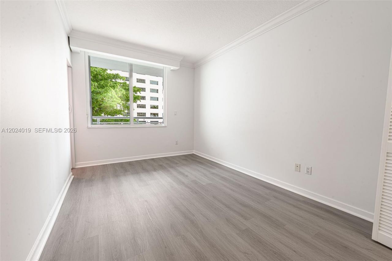 335 S Biscayne Blvd, Unit 802, Miami, FL 33131 Photo