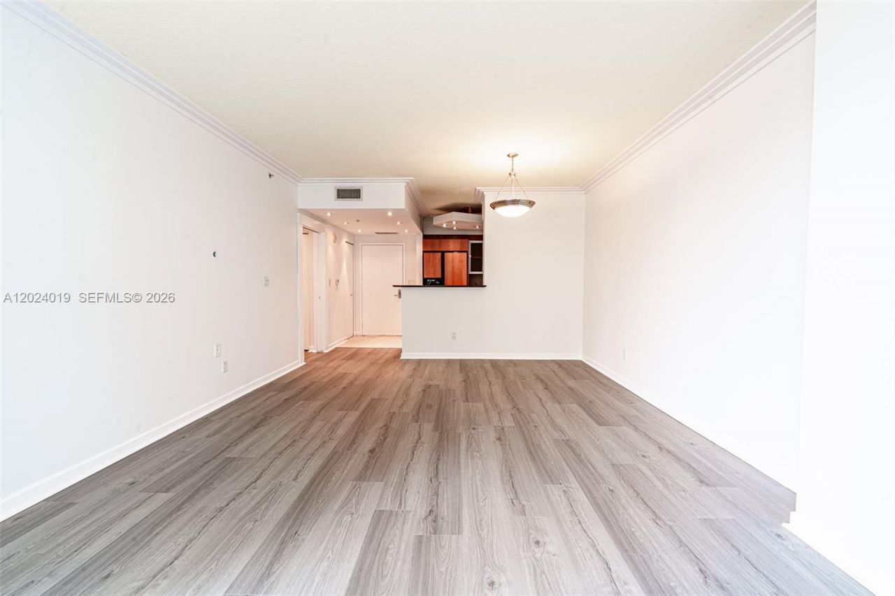 335 S Biscayne Blvd, Unit 802, Miami, FL 33131 Photo