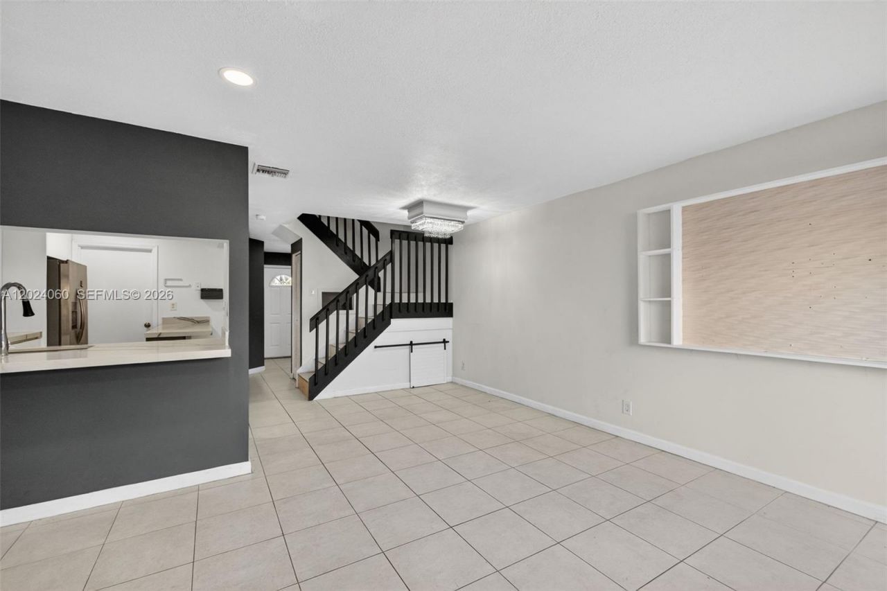 5843 Woodlands Blvd , Unit 5843, Tamarac, FL 33319 Photo