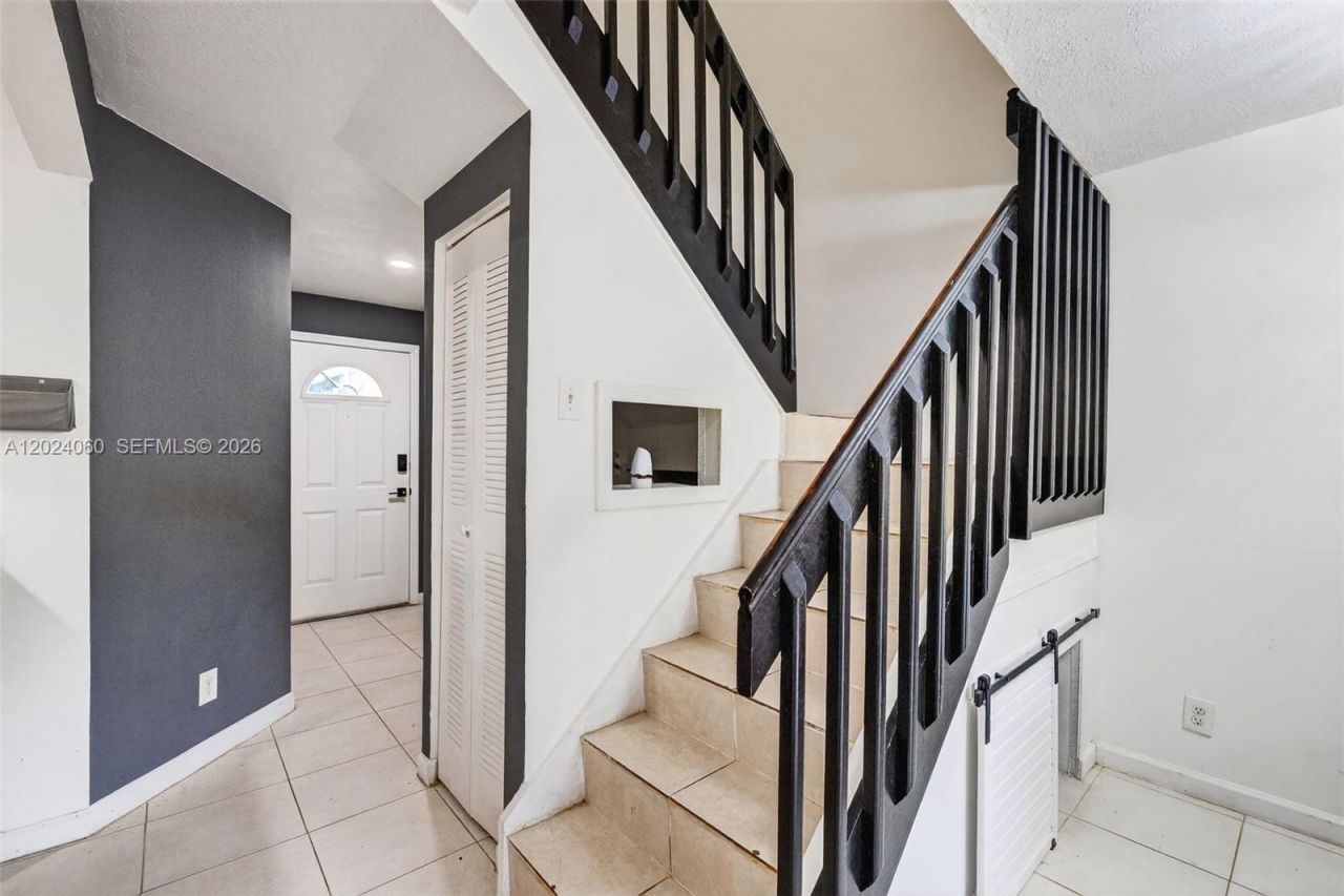 5843 Woodlands Blvd , Unit 5843, Tamarac, FL 33319 Photo