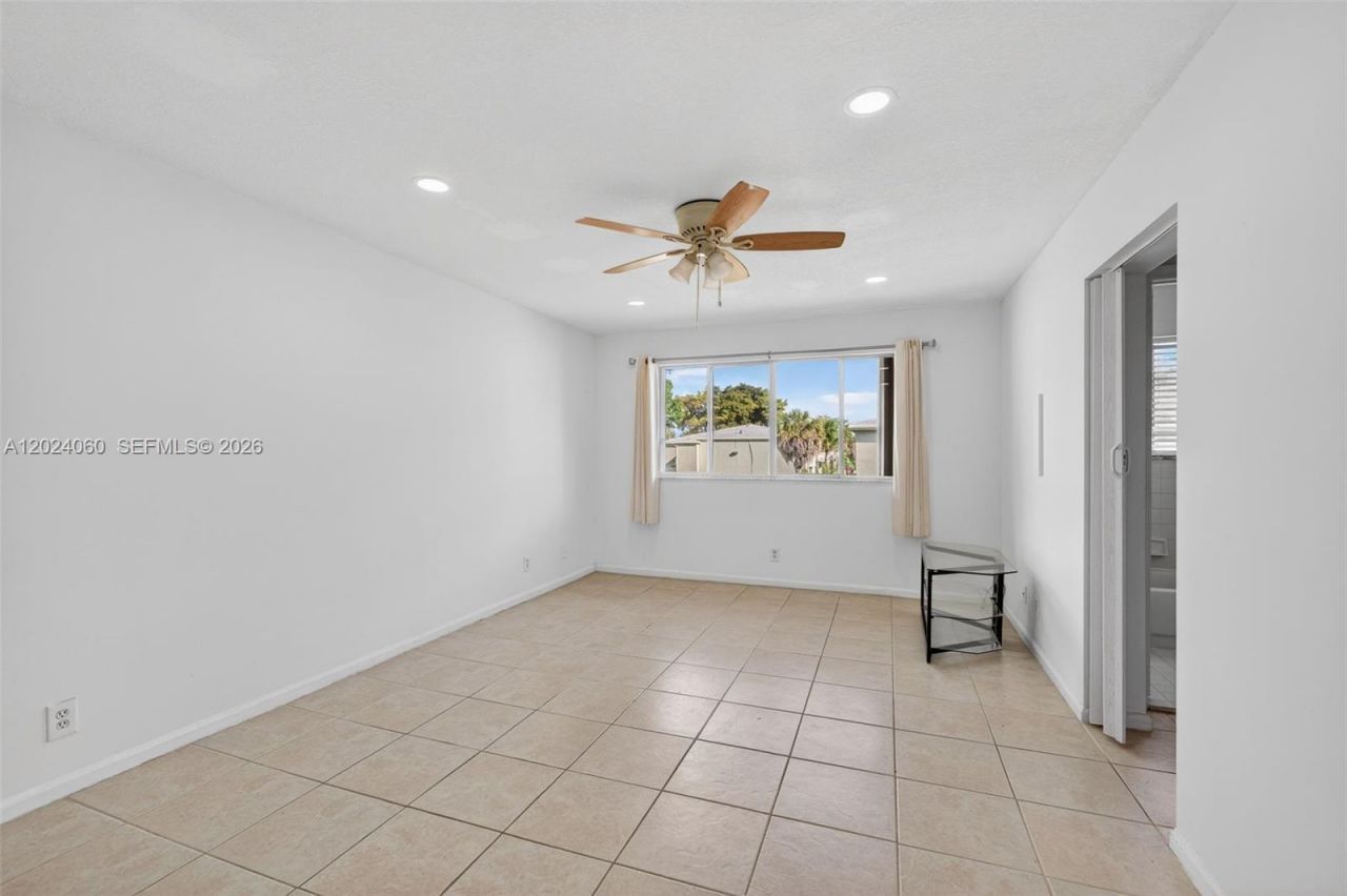 5843 Woodlands Blvd , Unit 5843, Tamarac, FL 33319 Photo