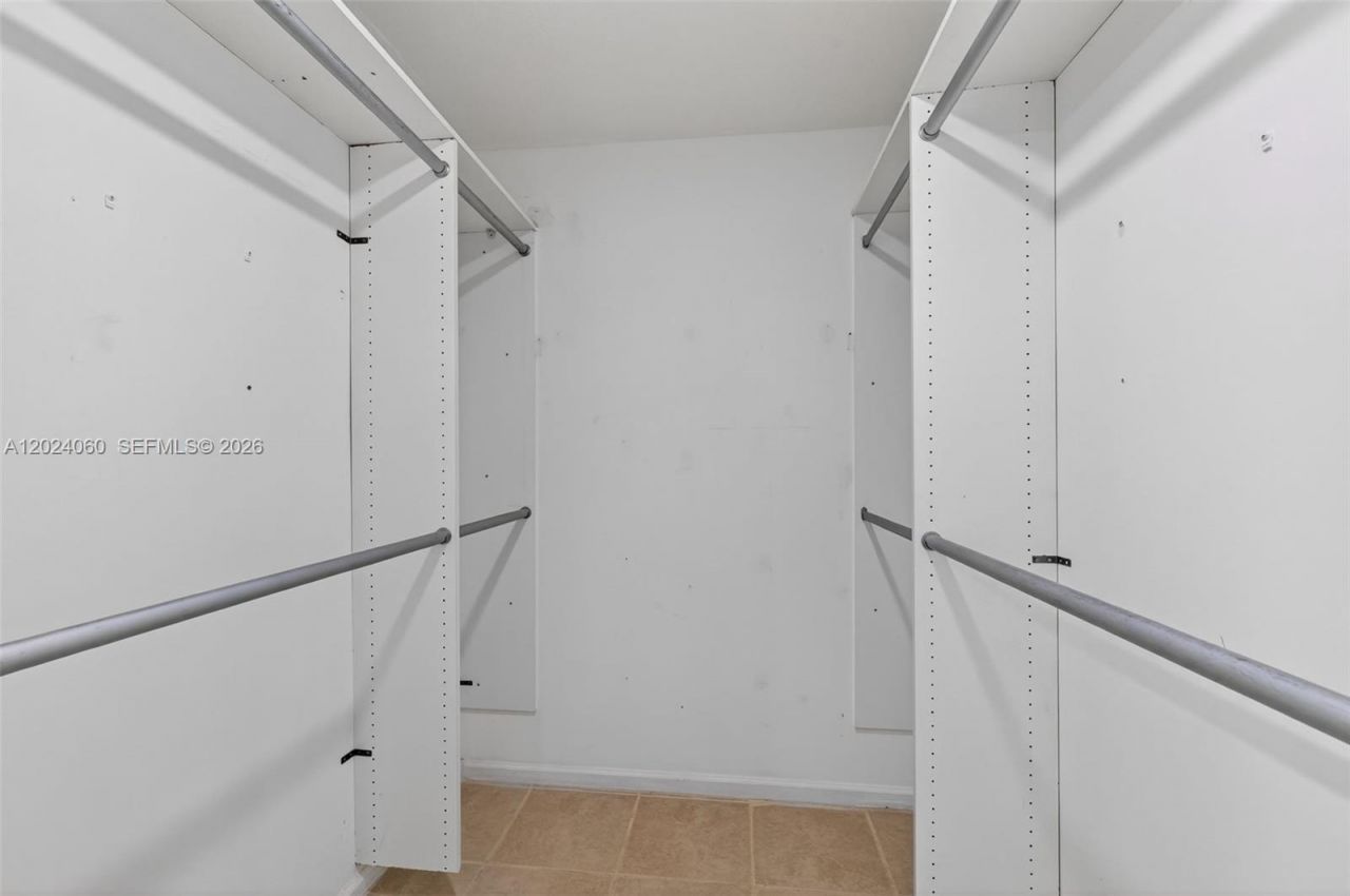 5843 Woodlands Blvd , Unit 5843, Tamarac, FL 33319 Photo