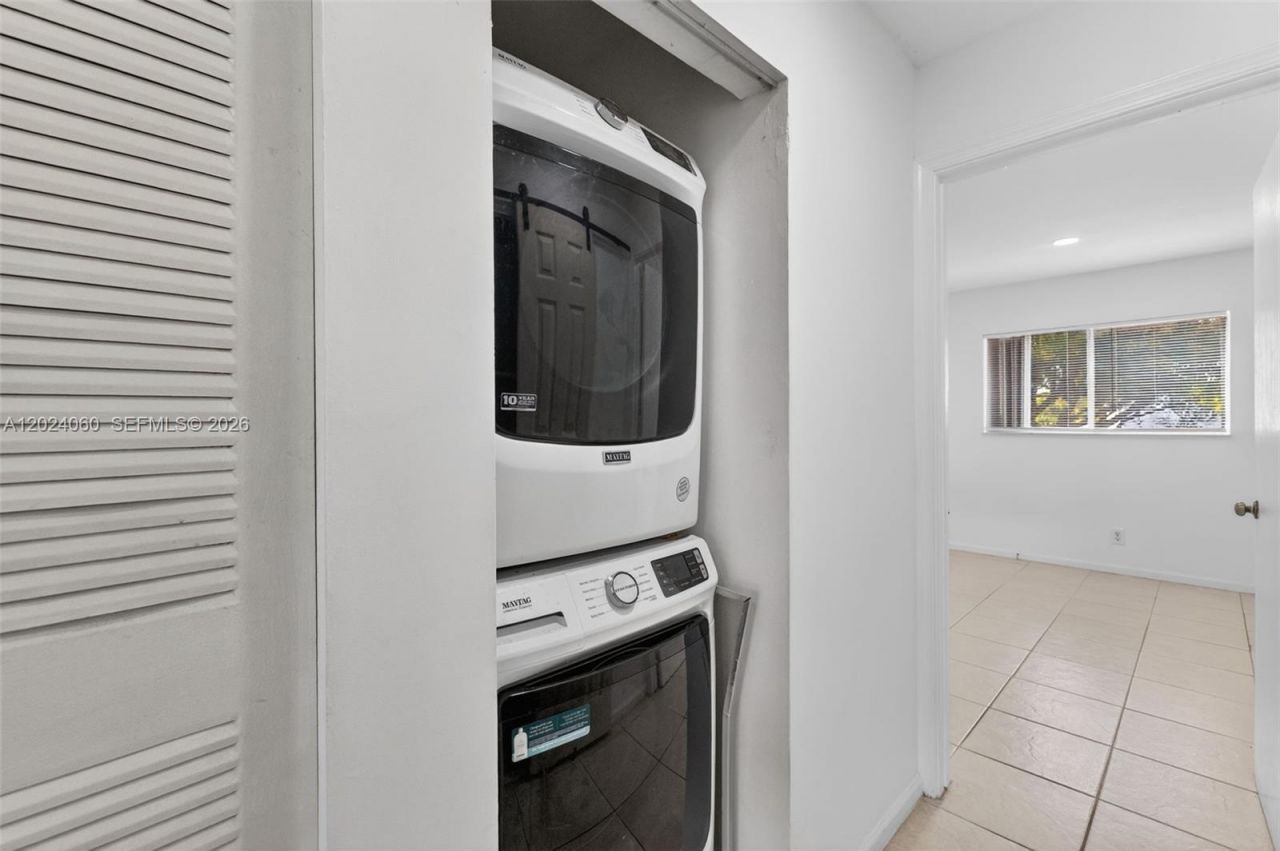5843 Woodlands Blvd , Unit 5843, Tamarac, FL 33319 Photo