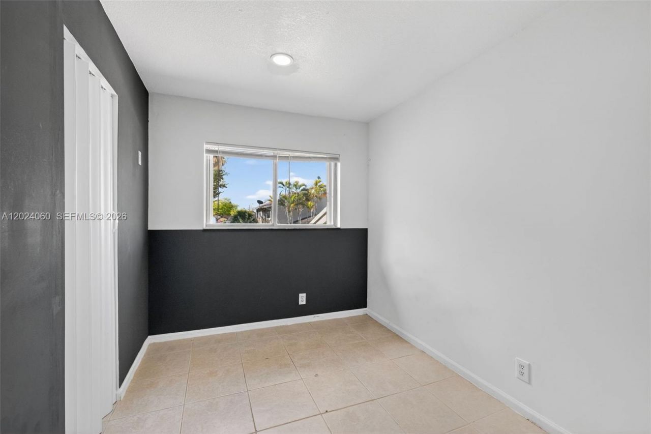 5843 Woodlands Blvd , Unit 5843, Tamarac, FL 33319 Photo
