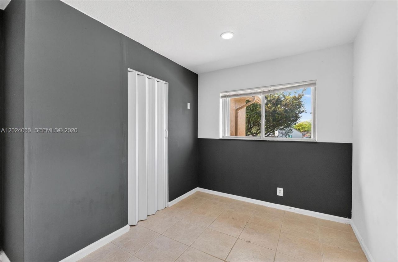 5843 Woodlands Blvd , Unit 5843, Tamarac, FL 33319 Photo