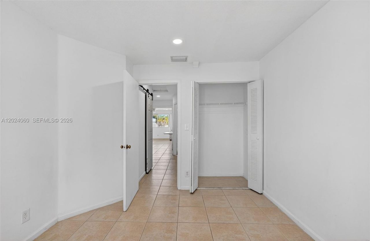 5843 Woodlands Blvd , Unit 5843, Tamarac, FL 33319 Photo