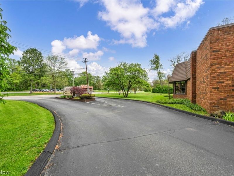 12930 Chippewa Road, Brecksville, OH 44141 Photo 6