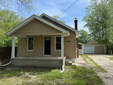 2434 Thornton Avenue, Flint Twp, MI 48504