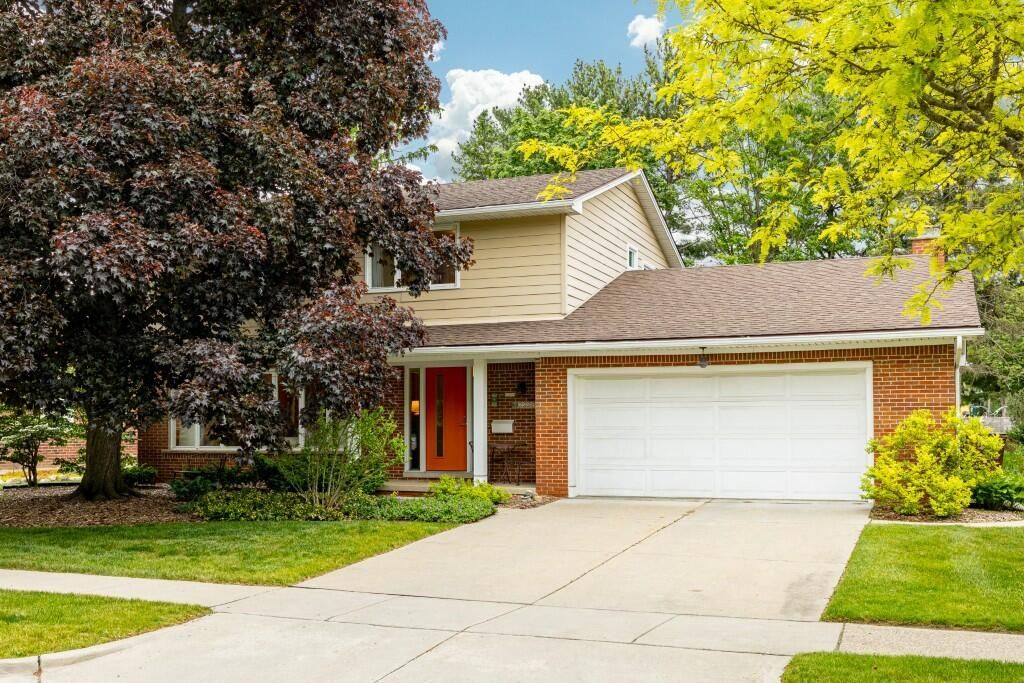2228 Delaware Drive, Ann Arbor, MI 48103 Main Photo
